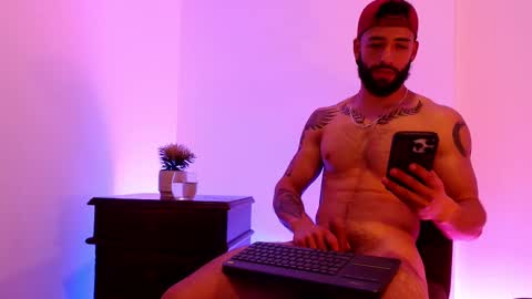 max_xl_ online show from 02/20/25, 11:43