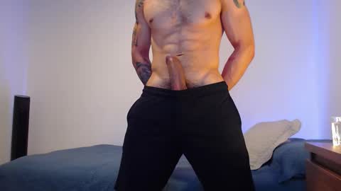 Snapshot of max_xl_ chatting on 11/27/25, 01:18 max_xl_ online show from 11/27/25, 01:18