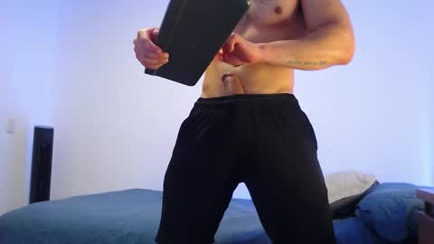 Snapshot of max_xl_ chatting on 11/27/25, 02:41 max_xl_ online show from 11/27/25, 02:41