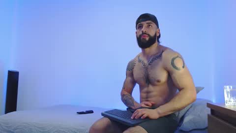 max_xl_ online show from 12/18/25, 03:51