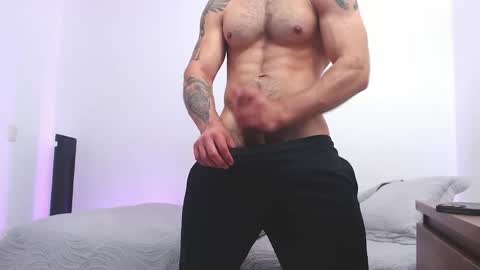 Snapshot of max_xl_ chatting on 04/28/26, 01:37 max_xl_ online show from 04/28/26, 01:37