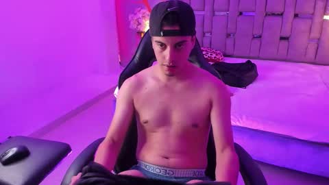 Snapshot of maxbenetti chatting on 11/18/25, 09:30 Maximiliano online show from 11/18/25, 09:30