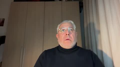 Snapshot of maxbillo chatting on 04/01/26, 07:33 maxbillo online show from 04/01/26, 07:33