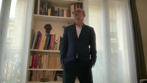 Max Mikado online show from 12/01/25, 01:38