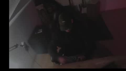 Snapshot of maxcamlove chatting on 09/27/25, 03:11 maxcamlove online show from 09/27/25, 03:11