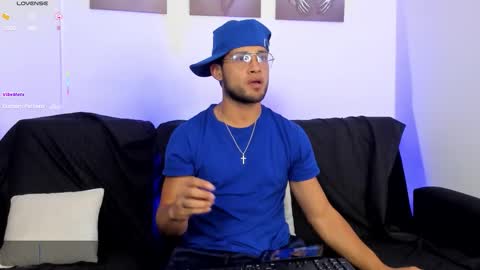 Snapshot of maxconor1 chatting on 03/19/26, 01:15 Max Conor online show from 03/19/26, 01:15