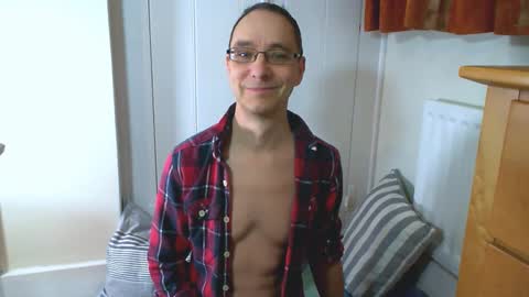Snapshot of maxdavies chatting on 02/10/26, 10:52 Max Davies online show from 02/10/26, 10:52
