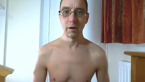 Snapshot of maxdavies chatting on 03/13/26, 05:52 Max Davies online show from 03/13/26, 05:52