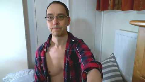 Snapshot of maxdavies chatting on 03/17/26, 11:24 Max Davies online show from 03/17/26, 11:24