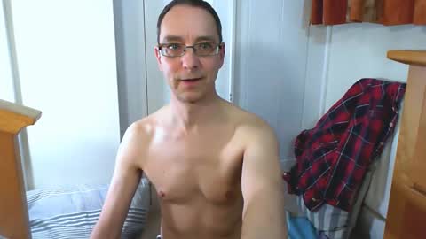 Snapshot of maxdavies chatting on 03/18/26, 08:34 Max Davies online show from 03/18/26, 08:34