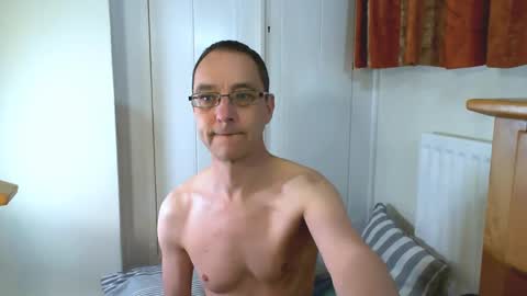 Snapshot of maxdavies chatting on 04/17/26, 11:57 Max Davies online show from 04/17/26, 11:57