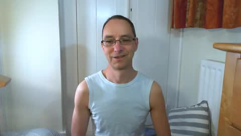 Snapshot of maxdavies chatting on 04/26/26, 07:28 Max Davies online show from 04/26/26, 07:28