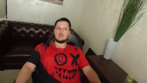 Snapshot of maxenbrand chatting on 06/19/26, 11:14 MaxenBrand online show from 06/19/26, 11:14