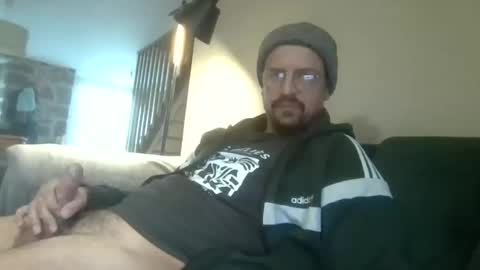 Snapshot of maxhorn591 chatting on 11/21/25, 12:59 maxhorn591 online show from 11/21/25, 12:59