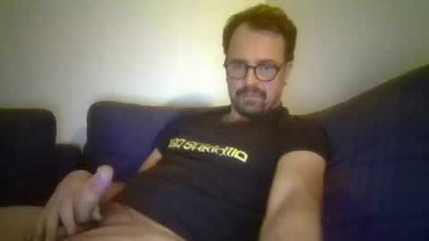 Snapshot of maxhorn591 chatting on 12/15/25, 10:36 maxhorn591 online show from 12/15/25, 10:36