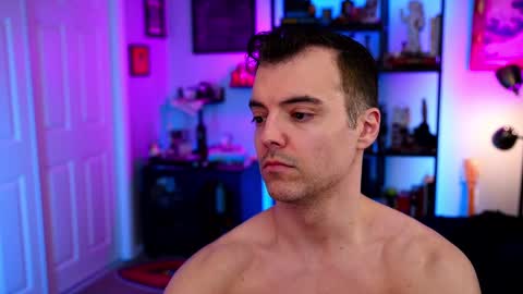 Snapshot of maxhughes chatting on 11/11/25, 02:44 Max Hughes online show from 11/11/25, 02:44