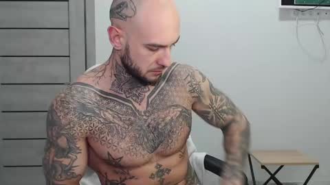 Snapshot of maxi_foxxx chatting on 04/28/26, 04:28 Maximus Fox online show from 04/28/26, 04:28