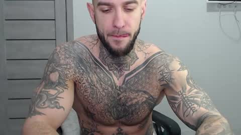 Snapshot of maxi_foxxx chatting on 04/30/26, 07:14 Maximus Fox online show from 04/30/26, 07:14