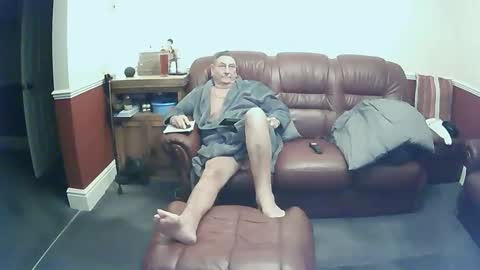 MAX online show from 10/14/25, 10:32