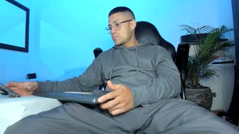 MAXI      online show from 01/10/26, 02:35