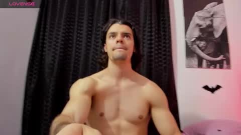 Snapshot of maxi_styles chatting on 12/03/24, 02:58 Alex online show from 12/03/24, 02:58