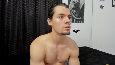 Snapshot of maxi_styles chatting on 12/23/24, 10:33 Alex online show from 12/23/24, 10:33