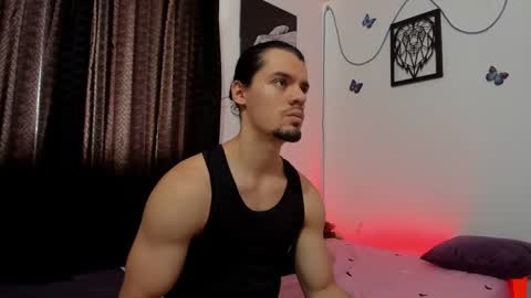 Snapshot of maxi_styles chatting on 01/17/25, 07:05 Alex online show from 01/17/25, 07:05