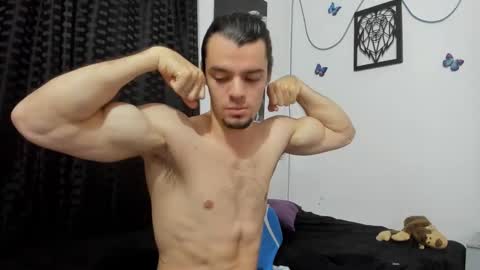 Snapshot of maxi_styles chatting on 01/25/25, 04:23 Alex online show from 01/25/25, 04:23