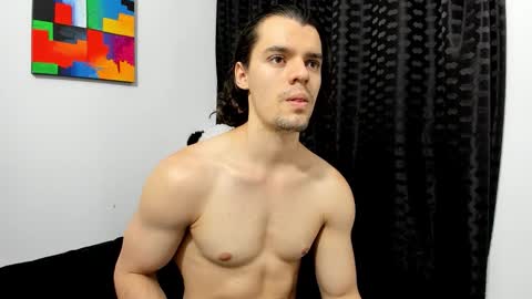 Snapshot of maxi_styles chatting on 11/11/25, 11:38 Alex online show from 11/11/25, 11:38