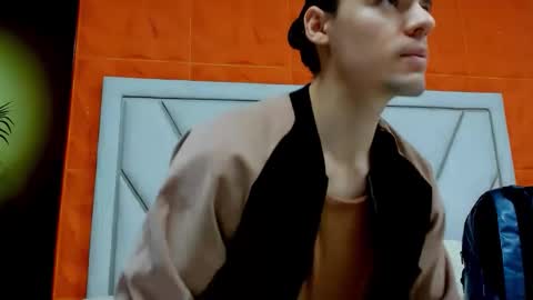 Snapshot of maxi_styles chatting on 02/28/26, 11:22 Alex online show from 02/28/26, 11:22