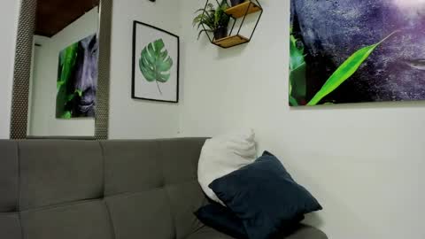 Snapshot of maxi_styles chatting on 02/28/26, 11:28 Alex online show from 02/28/26, 11:28