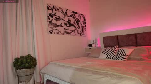 Max online show from 10/10/25, 02:32