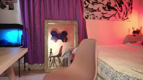 Snapshot of maxianomal chatting on 02/08/26, 03:32 Max online show from 02/08/26, 03:32