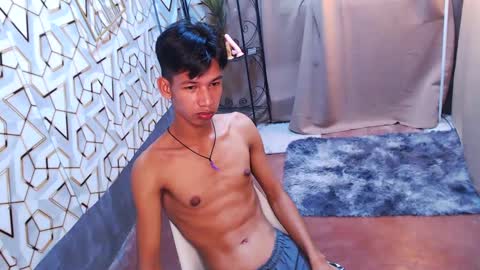 Reyn online show from 02/08/25, 04:04