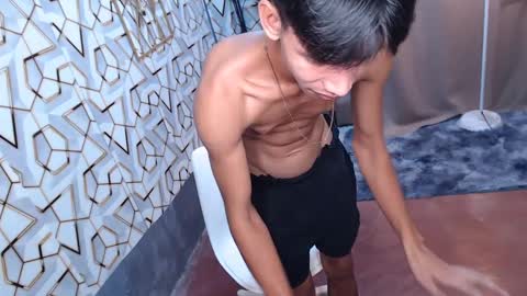 Reyn online show from 02/12/25, 10:14