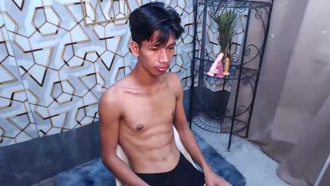 Reyn online show from 02/24/25, 11:52