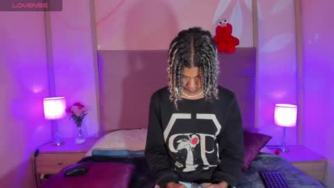 maxim online show from 02/07/25, 03:12