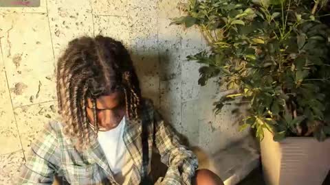 maxim online show from 03/08/25, 03:17