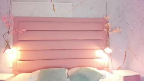 maxim online show from 09/15/25, 02:22