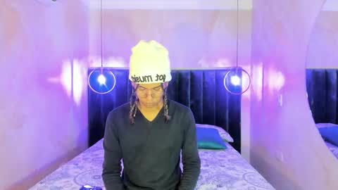 Snapshot of maxim_walker chatting on 11/09/25, 03:05 maxim online show from 11/09/25, 03:05