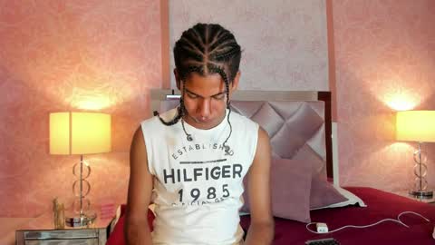 Snapshot of maxim_walker chatting on 11/16/25, 03:12 maxim online show from 11/16/25, 03:12