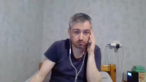 Snapshot of maximefrxx chatting on 03/26/26, 08:14 Maxime online show from 03/26/26, 08:14