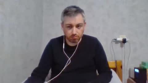 Snapshot of maximefrxx chatting on 04/11/26, 10:25 Maxime online show from 04/11/26, 10:25