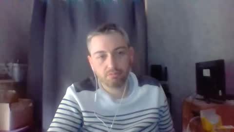 Snapshot of maximefrxx chatting on 05/06/26, 02:33 Maxime online show from 05/06/26, 02:33