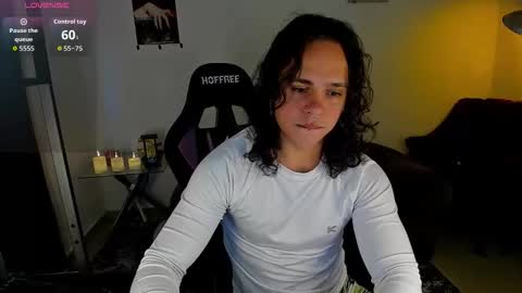 maximiliano_scoott_ online show from 11/18/25, 06:01