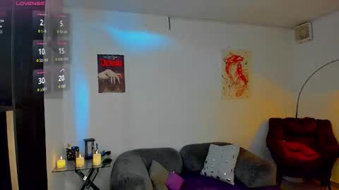 maximiliano_scoott_ online show from 12/18/25, 07:09