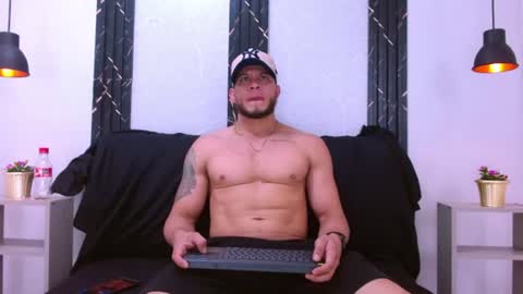 Maximiliano online show from 06/09/26, 07:36