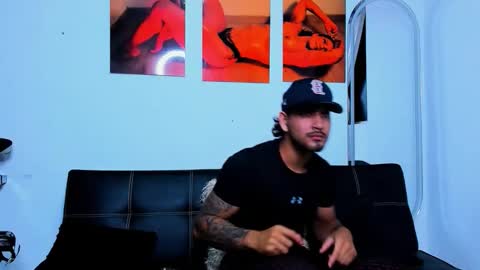 Snapshot of maximo004 chatting on 10/19/25, 06:25 Maximo online show from 10/19/25, 06:25