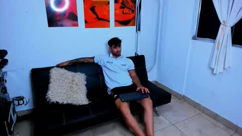 Snapshot of maximo004 chatting on 10/20/25, 05:41 Maximo online show from 10/20/25, 05:41