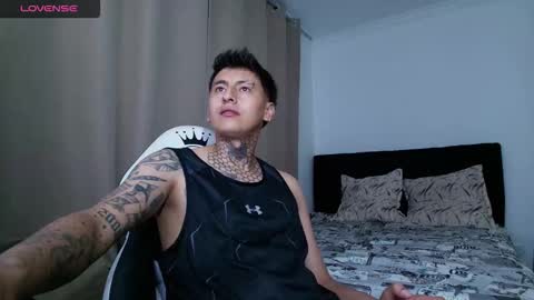 Snapshot of maximo10_ chatting on 11/08/25, 02:12 Maximum Independent model online show from 11/08/25, 02:12